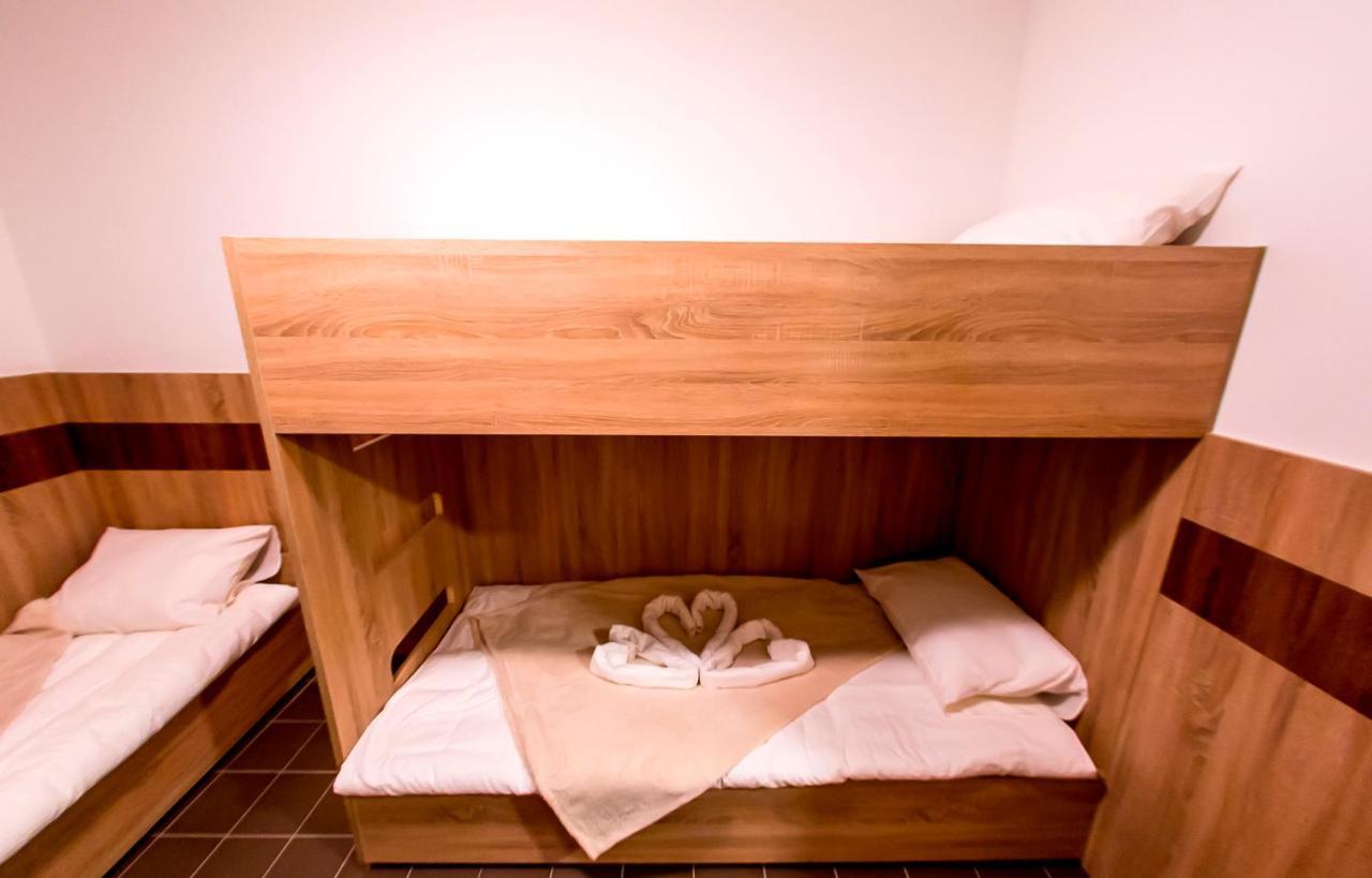 Bed and Breakfast CVSE Clubház és Panzió à Cegléd Extérieur photo