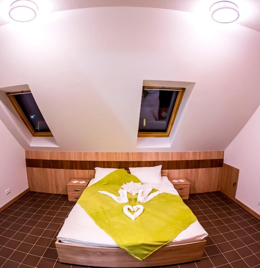 Bed and Breakfast CVSE Clubház és Panzió à Cegléd Extérieur photo